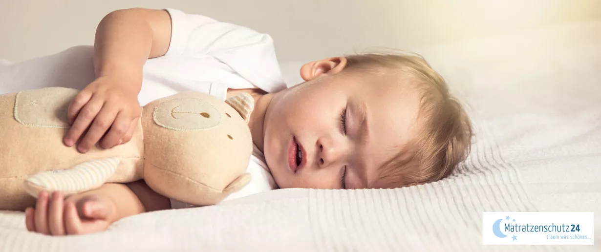 Baby Schlaf-Tipps: Schlafbedarf, Rhythmus, Schlafphasen & Probleme
